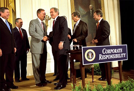 President George W. Bush and Congressman Mike Oxley (R-OH)