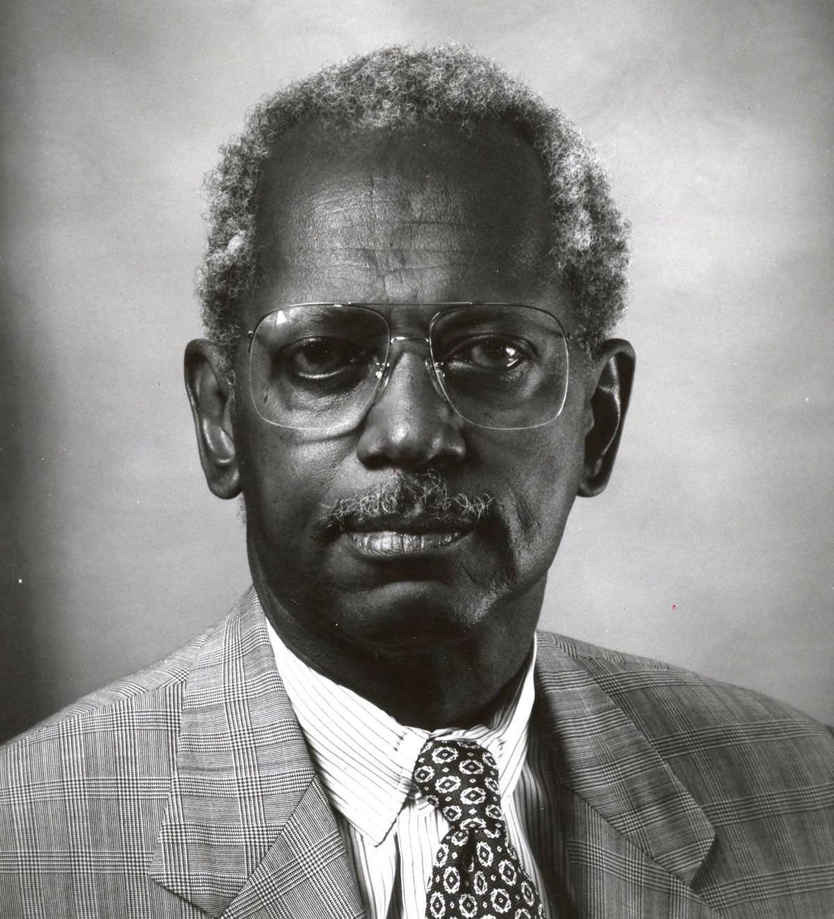 Black white photo of Ike Hunt